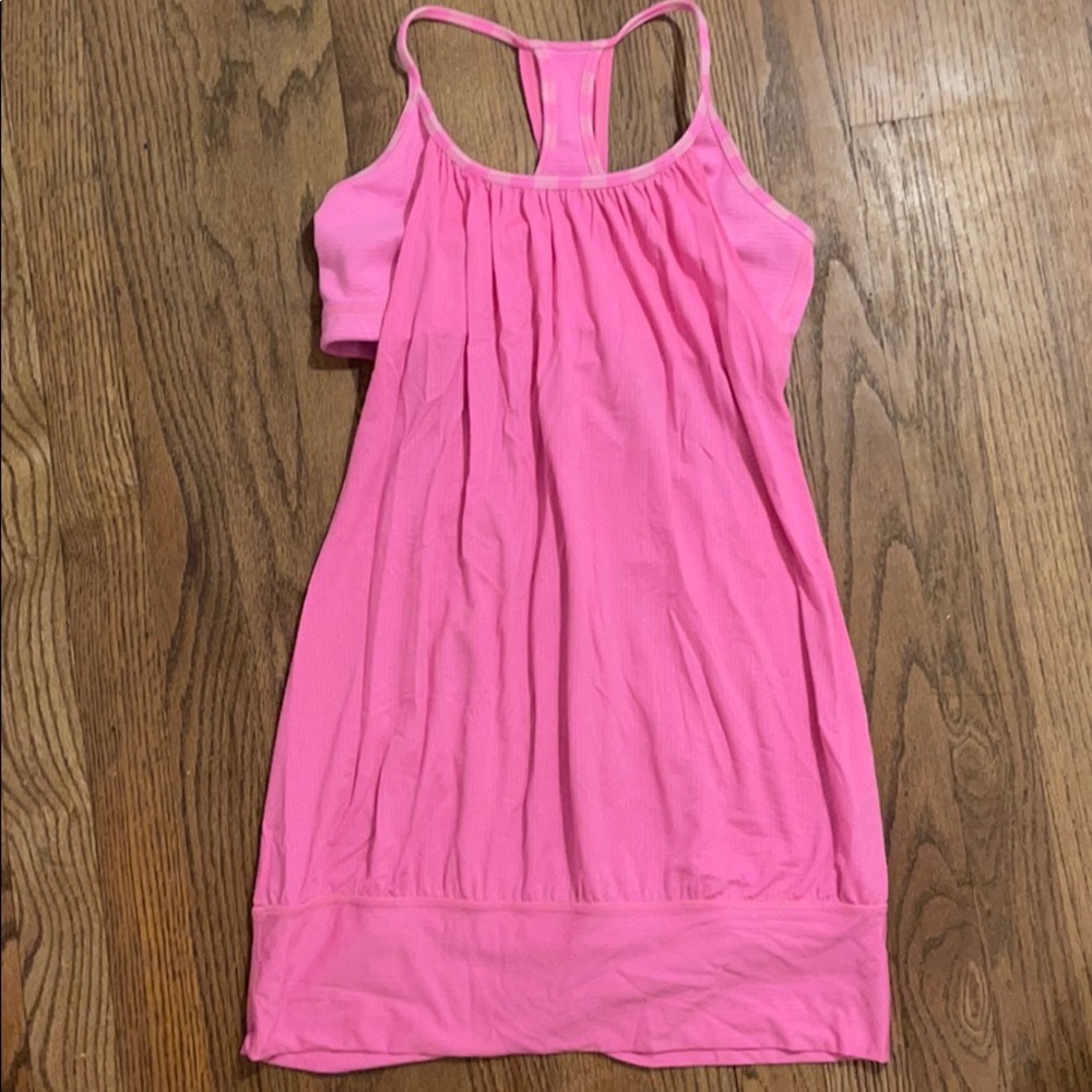 Lululemon pink tank w/built in bra